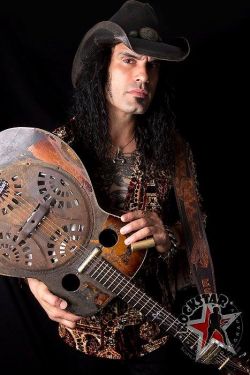 11014860 10153649324112292 4369077525441033006 n 250x375