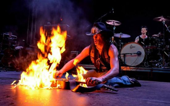 993646 10151614531701144 1976736133 n 550x344